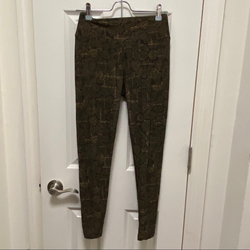 LulaRoe Daisy Leggings